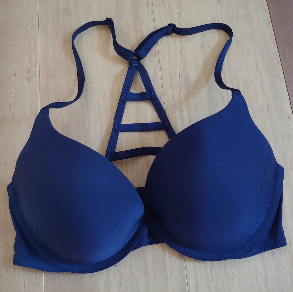 2/$10 NWOT Front closure Victoria's Secret Bra